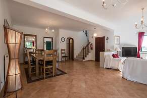 Casa Josephine by Portucasa