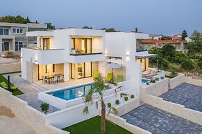 Luxury villas Joy