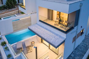 Luxury villas Joy