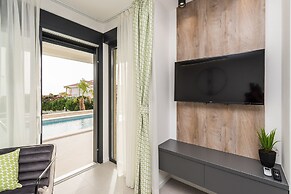 Luxury villas Joy