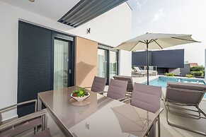 Luxury villas Joy