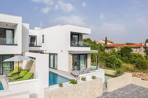 Luxury villas Joy