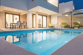 Luxury villas Joy