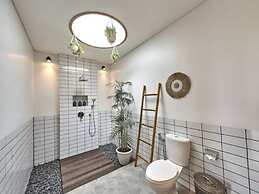 Good Vibe Villa - 3 Bdrm Luxury Villa