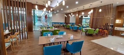 Ayla Ibri Hotel and Mall