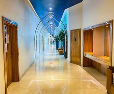 SuperHost - Breathtaking Canal Views From this Cozy Apartment