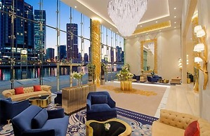 SuperHost - Breathtaking Canal Views From this Cozy Apartment
