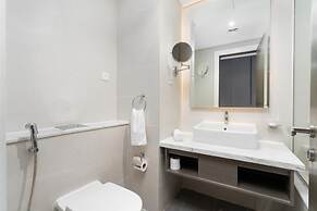 SuperHost - Breathtaking Canal Views From this Cozy Apartment
