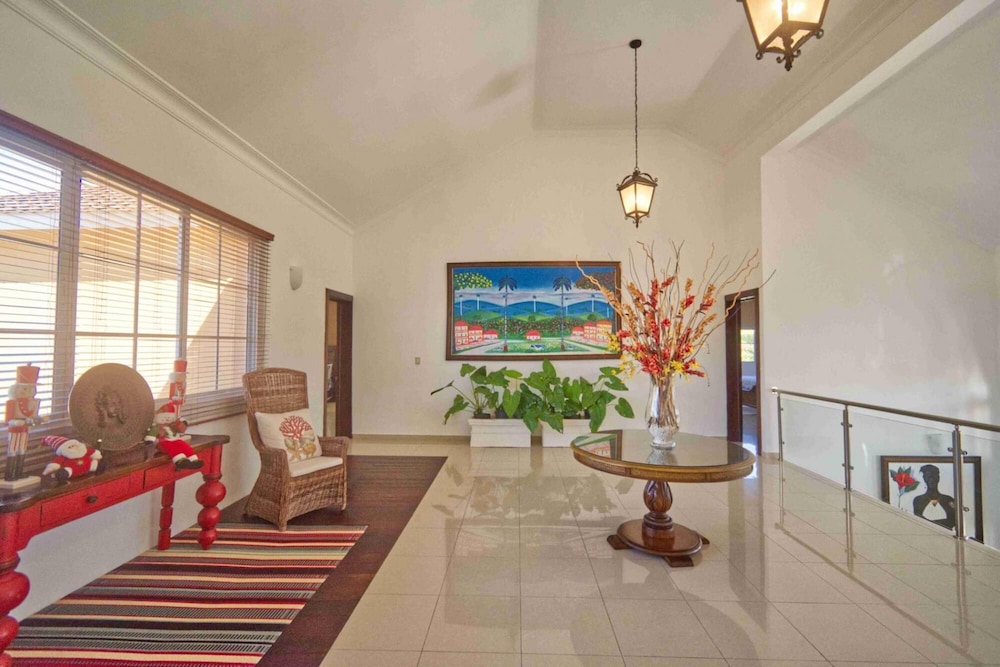 Large Golf View Villa With Pool Jacuzzi and Staff