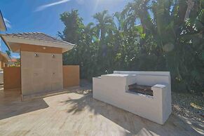 Large Golf View Villa With Pool Jacuzzi and Staff