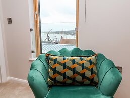 Woodbridge Penthouse
