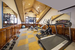 Apple Orchard Resort & Spa - Overlooking Zabarwan Mountain