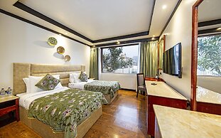 Apple Orchard Resort & Spa - Overlooking Zabarwan Mountain