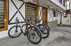 Apple Orchard Resort & Spa - Overlooking Zabarwan Mountain