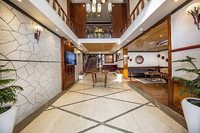 Apple Orchard Resort & Spa - Overlooking Zabarwan Mountain