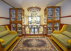 Apple Orchard Resort & Spa - Overlooking Zabarwan Mountain