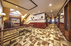 Apple Orchard Resort & Spa - Overlooking Zabarwan Mountain