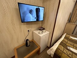 Lily Rooms