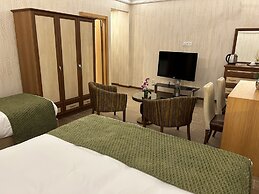 Lily Rooms