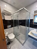 Lily Rooms