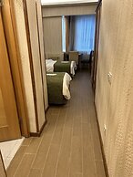 Lily Rooms