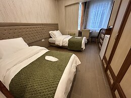 Lily Rooms