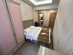 Lily Rooms