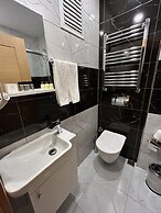 Lily Rooms