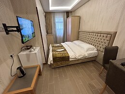 Lily Rooms