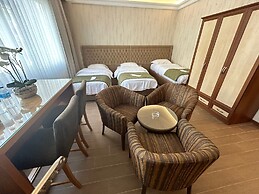 Lily Rooms