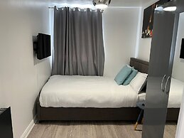 Impeccable 2-bed Apartment in Erith
