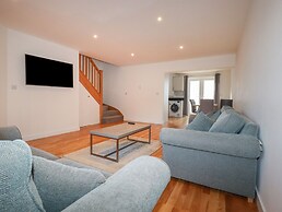 6A The Mews