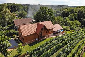 Rustic Cottage With Heated Pool