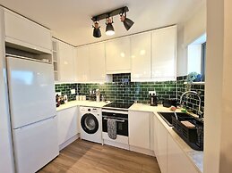 Luxury Station Apartment
