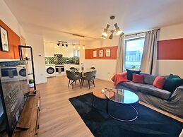 Luxury Station Apartment