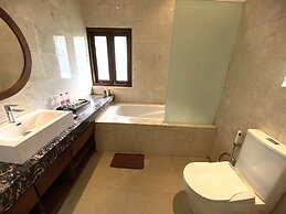 Larose Villas and Boutique Camp