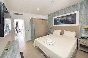 Seafront Flat With Excellent Sea View in Bodrum