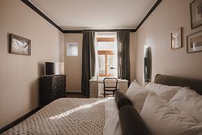 Oak House Vienna