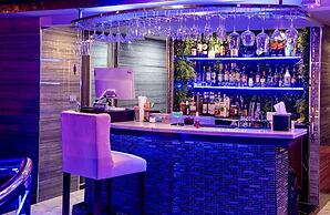 The Globe Hotel Bar and Restaurant