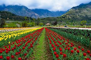 Kashmir Holiday Resort