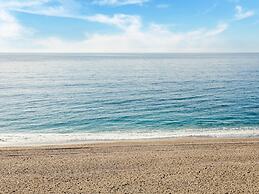 Villa in Granada With Sea Views & Pool