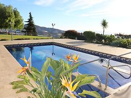 Villa in Granada With Sea Views & Pool