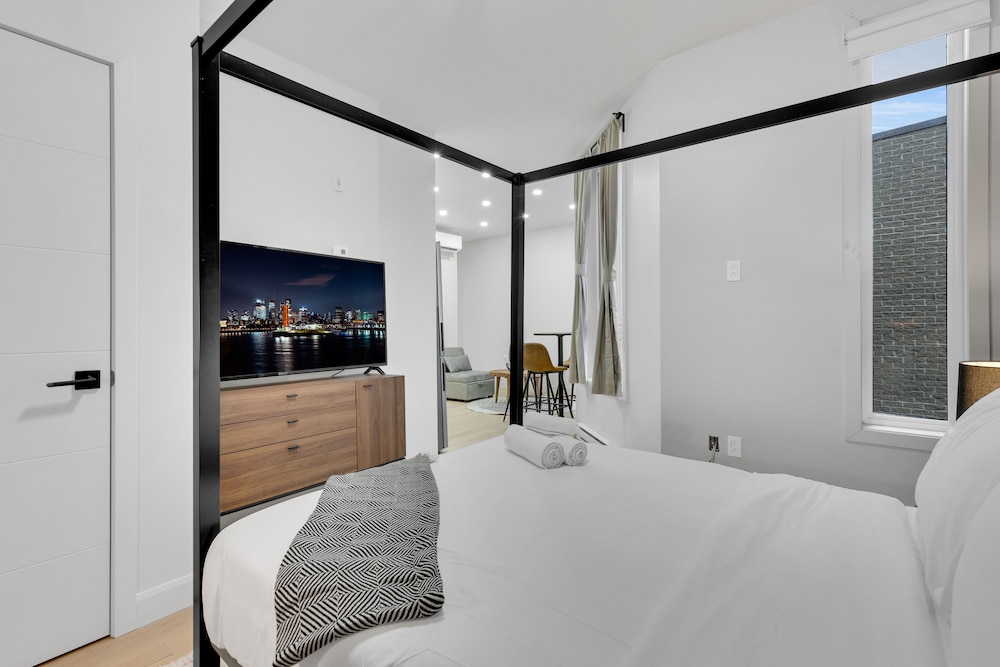 Deluxe Suites Downtown Montreal