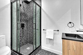 Deluxe Suites Downtown Montreal