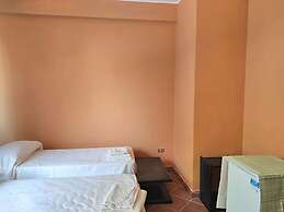 Belvilla by OYO Appealing Apartment With Pool