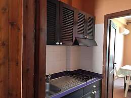 Belvilla by OYO Appealing Apartment With Pool