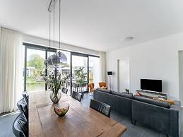 Attractive Villa in Zeewolde With Garden