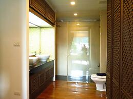 6-39 - 2 Bdr Condo With Balcony and Shared Pool