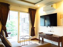 6-39 - 2 Bdr Condo With Balcony and Shared Pool