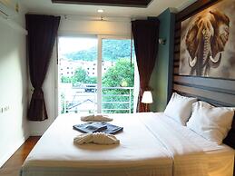6-39 - 2 Bdr Condo With Balcony and Shared Pool